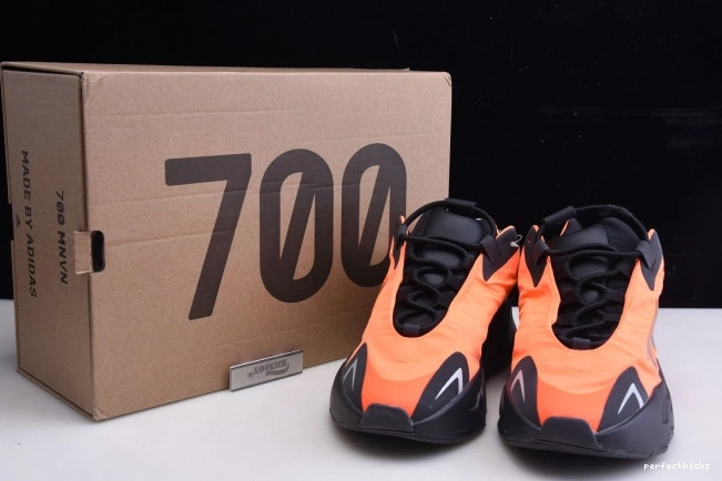 MNVN Yeezy Orange 700 FV3258 Adidas Boost 0722
